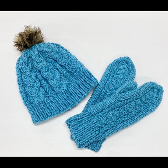 NWT Hand Knit Mommy and Me Winter Set